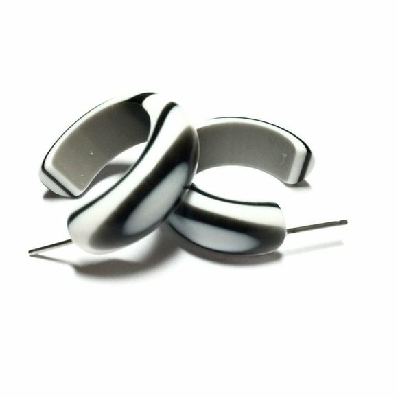 Black & White Marbled Small Simple Hoops Earrings - Picture 4 of 5